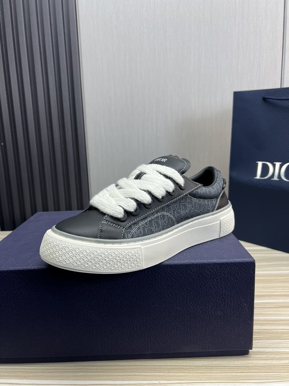 Dior Dior.B33 seriesCouple's casual board shoes qingkv    Original purchaseCrafted from Dior cowhide leather, the side panels are adorned with a canvas panel in the same shade of the CD Diamond pattern.The CD Icon lace e