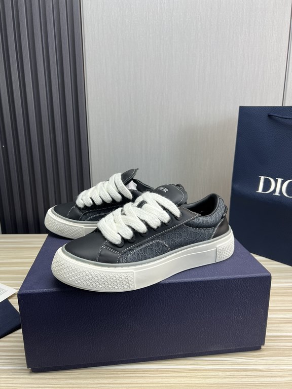 Dior Dior.B33 seriesCouple's casual board shoes qingkv    Original purchaseCrafted from Dior cowhide leather, the side panels are adorned with a canvas panel in the same shade of the CD Diamond pattern.The CD Icon lace e