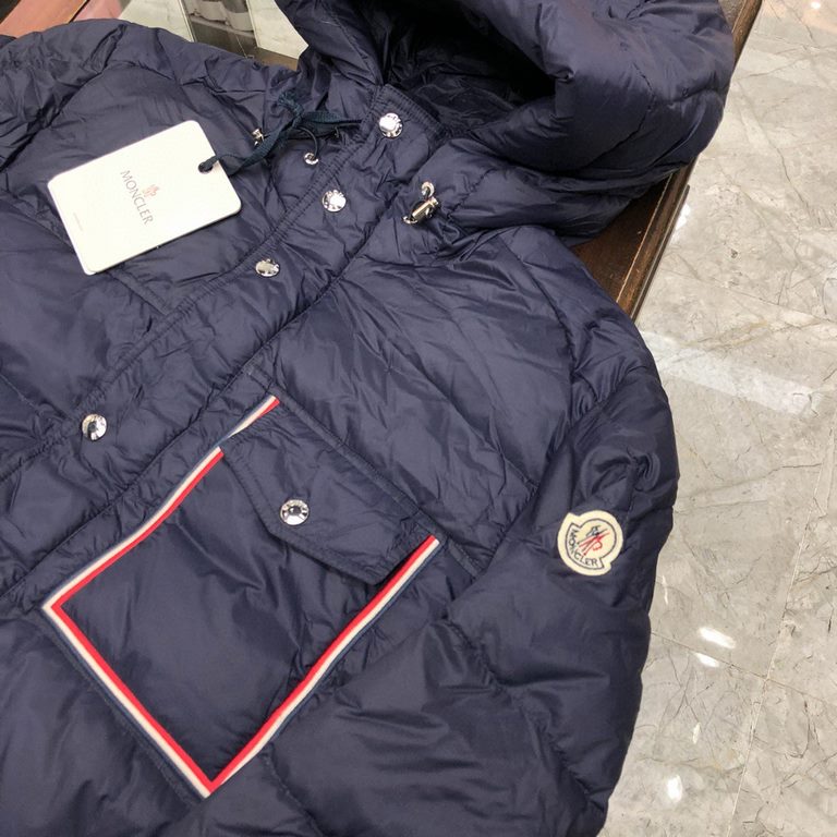 P620 MONCLERCounter-synchronized down jacket Original anti-counterfeiting QR code Filled with 90 white goose down Super-sufficient down filling Original logo hardware Windproof design at the cuffs Fine craftsmanship deta