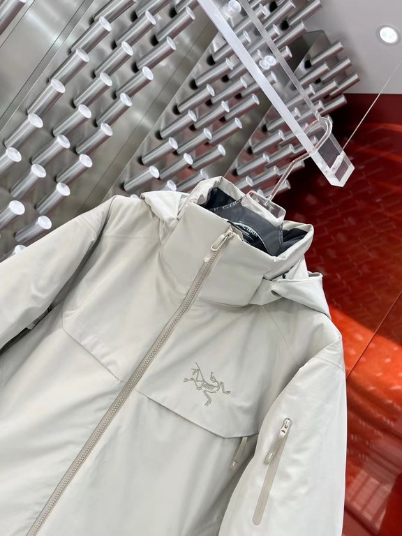 645 ARC'TERYX MACAI Ancessa Down Jacket Patriot Hard Shell Hooded Mid-Length Couple's Windproof Down Jacket is made of customized hardware, seamless embossing, three-dimensional logo, 90 white duck down, L size is about 