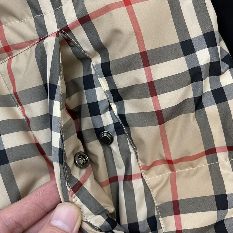 P715BurberrBurberry Bbr Women's Colorblocking Plaid Reversible Hooded Short Loose Down JacketSize：SMLXL23 new fall and winter reversible down jacket, classic British style pattern design unique fashion and classic, rever