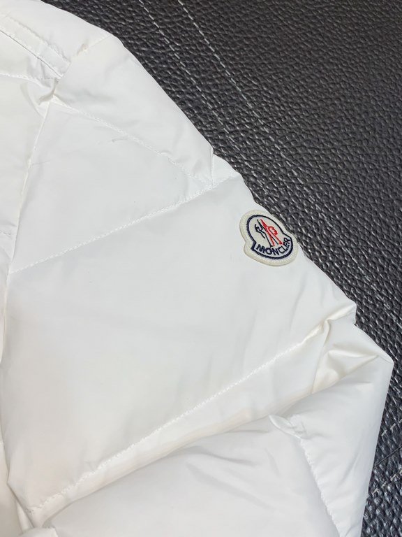 Support after the year P830. down jacket - Moncler Moncler Exclusive exclusive new stand-up collar hooded down jacket Original 11 custom hardware accessories imported original customized Welcome to the counter to compare