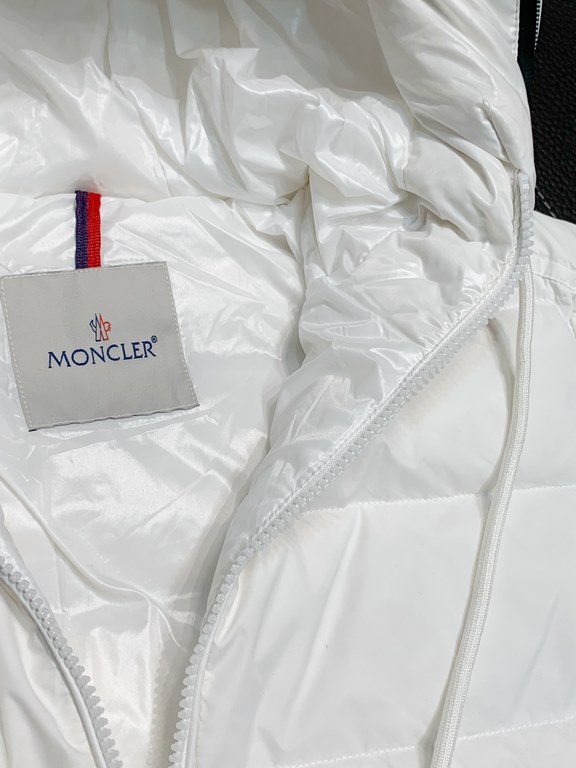 Support after the year P830. down jacket - Moncler Moncler Exclusive exclusive new stand-up collar hooded down jacket Original 11 custom hardware accessories imported original customized Welcome to the counter to compare