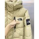 525  Item No. 946The North Face Long Thickened Warm Hooded Down Jacket  original consistent fabric coating waterproof windproof warmth of the topThe official website and a drug channel in the sale of the highest version 