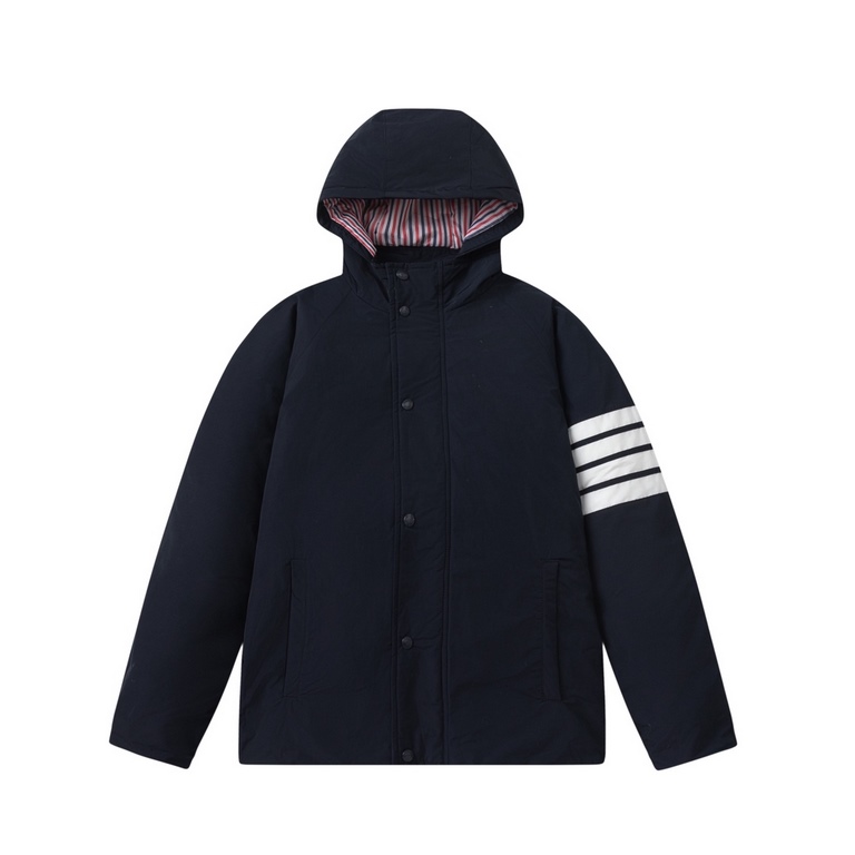 P475#Thom BrowneThom Browne Classic Four Bar Loose Hooded Men's and Women's Mid-Length White Duck Down Thickened Breaded Down JacketColor Gray, navy blueSize S M L