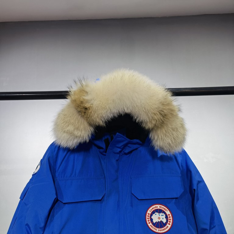 P520 Canada Goose (08)Canada Goose EXPEDITION 08 Men's and Women's Expedition Down Jacket  Note Never drill down, drill a down, free of charge to replace the new supply of the strength of the peak season will never be ou