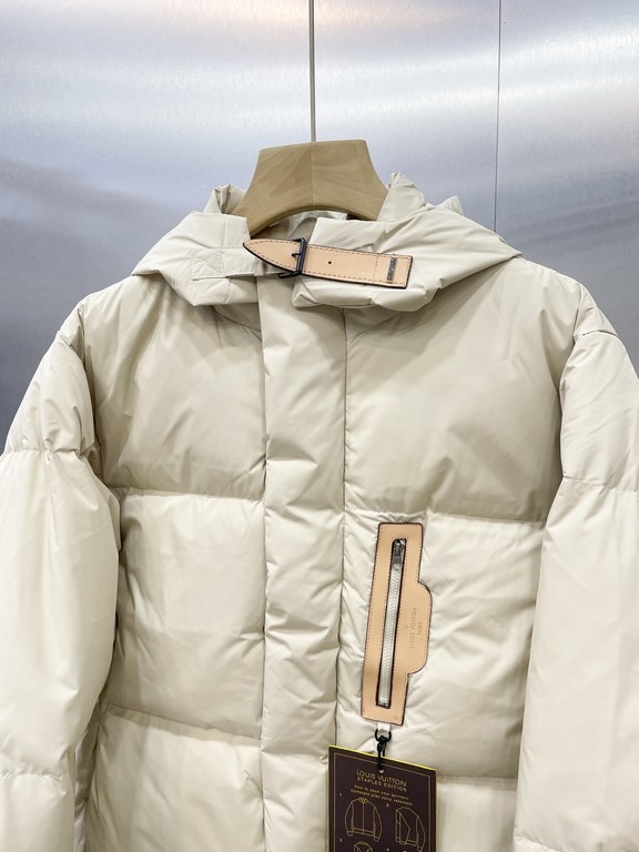 520  Item No. 948L.V two-color thickened bread down jacketFallWinter 2023 synchronization model Top value single product90% white duck down filling for warmth.Coated customized fabric, waterproof, windproof and warm.Doub