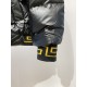 515  Versace, the latest men's light down jacket, soft and comfortable fabric. The top shape is awesome ． Zipper. Accessories are customer supply, imported fabrics, lightweight and comfortable, warm and stylish, simple a