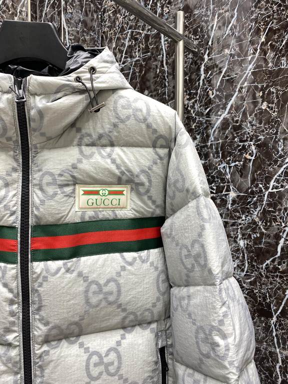 850guci g family Repurchase level cattle goods! Autumn and winter counter synchronization series Must receive down vest (pure 90 white duck down) down family Simple and generous Chest double zipper design Aristocratic pe