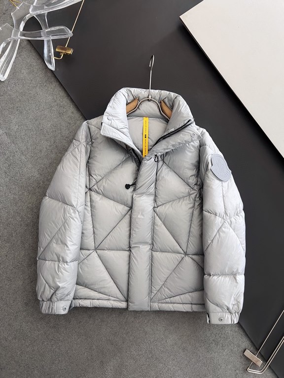 Down jacket - P1010) annual guarantee  Mon High Edition. (Cannon matte silver) trade orders Patchwork leather details embellished men's hidden hood collar short down jacket lapels pockets details using patchwork leather 