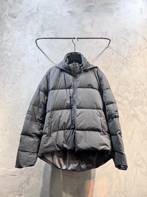 P465Balenciaga new BLCG Parisian 23AW new M embroidered letters down jacket, imported technology fiber fabric, pyramid version of the cocoon inclusive, cold and warm oversize version of the men and women with the same mo