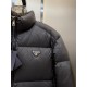 820prada prada new jacquard nylon down jacket metal small label down jacket. The down jacket is made from re-nylon recycled nylon in a modern design that complements the silhouette, with 95% white duck down for warmth an