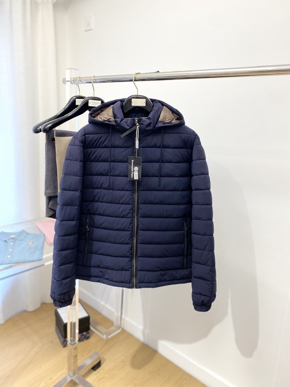 545 Ermenegildo Zegna's latest men's cotton jacket is soft and cozy. The shape of the jacket is amazing. Zipper. Accessories are customer supply, imported fabrics, lightweight and comfortable, warm and stylish, simple an