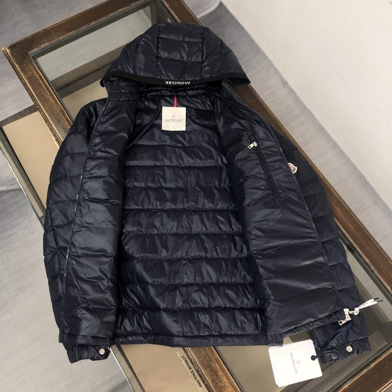 P660.Moncler Moncler 2023 Latest Hooded Down Jacket New on Official Website   A masterpiece of classic Moncler design, the Galion down jacket is made from the iconic nylon laqué fabric. The hood is engraved with the icon