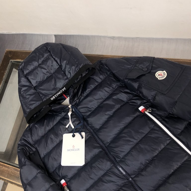 P660.Moncler Moncler 2023 Latest Hooded Down Jacket New on Official Website   A masterpiece of classic Moncler design, the Galion down jacket is made from the iconic nylon laqué fabric. The hood is engraved with the icon