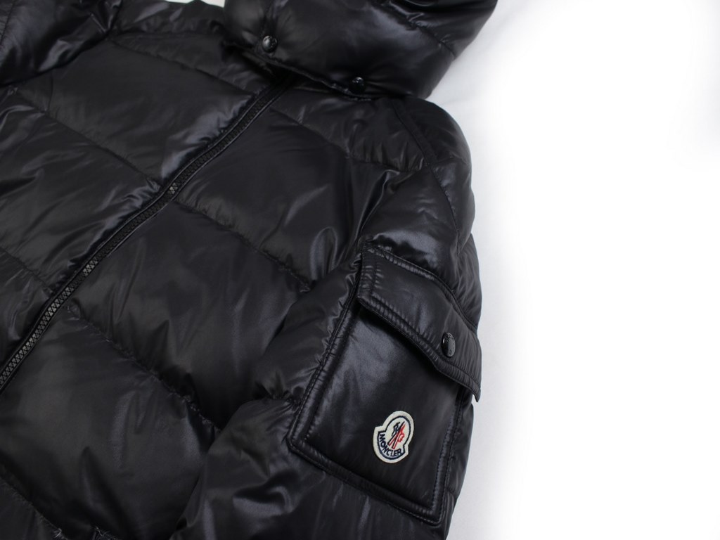 Detail-#M04Moncer Mengkou alliance favor MAYA Maya  Eason Chan with the same sleeve label short small logo down jacket