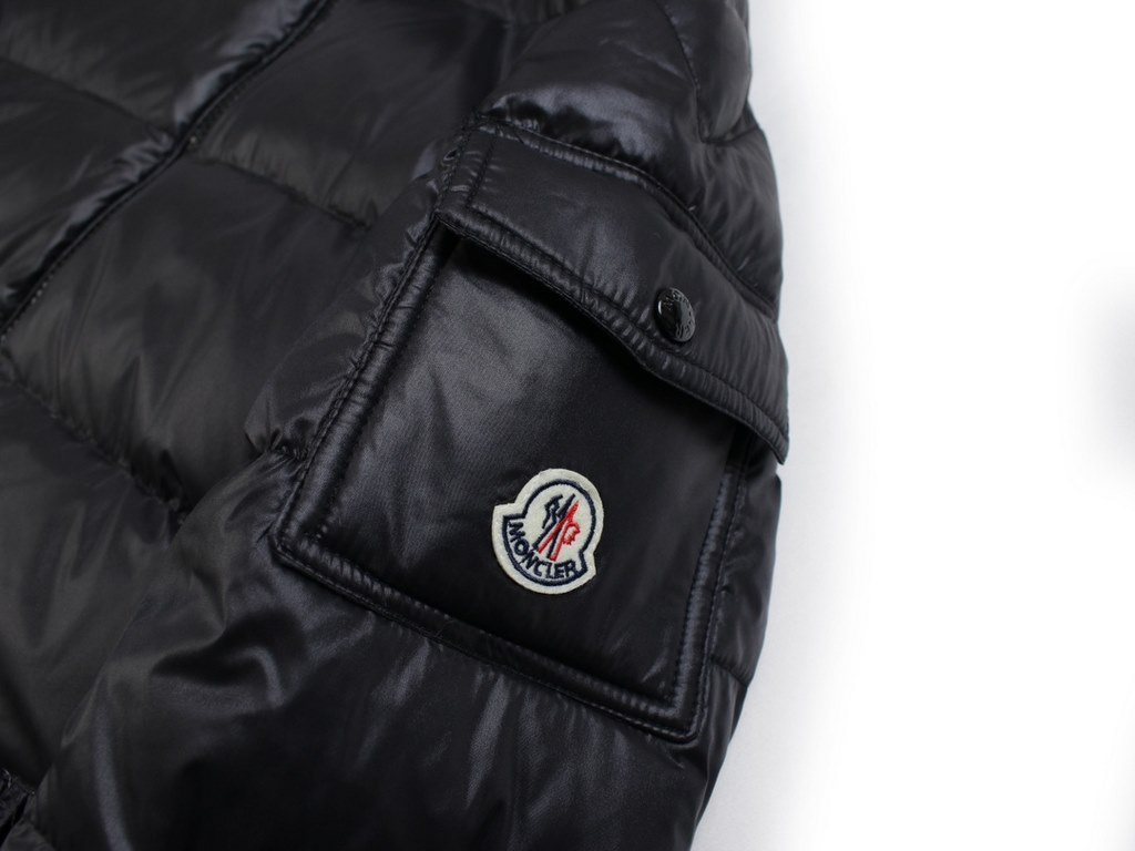 Detail-#M04Moncer Mengkou alliance favor MAYA Maya  Eason Chan with the same sleeve label short small logo down jacket