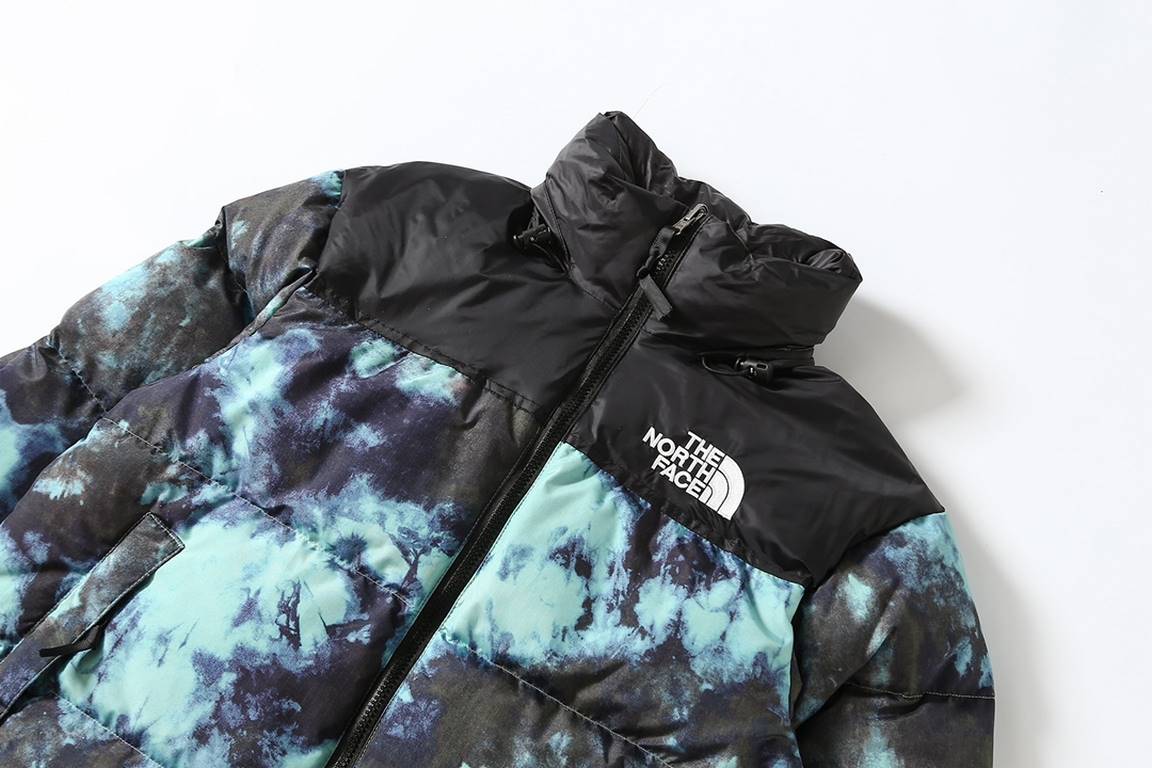 S34#P445 White background pictureThe North Face 1996 Retro Nupts Ice Blue Ice Dye Stowable Warm 700 Fluffy Hooded Down JacketTote bag    20Size S M L XLLength 64 66 68 70Bust 119 123 127 131Shoulder width 52 53 54 55Slee