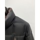 595  Ermenegildo Zegna, the latest men's down jacket, in soft and cozy fabric. The shape of the jacket is superb. Zipper. Accessories are customer supply, imported fabrics, lightweight and comfortable, warm and stylish, 