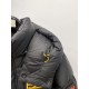 635 Fendi, the latest men's light down jacket, the fabric is soft and comfortable. The top shape is awesome ． Zipper. Accessories are customer supply, imported fabrics, lightweight and comfortable, warm and stylish, simp