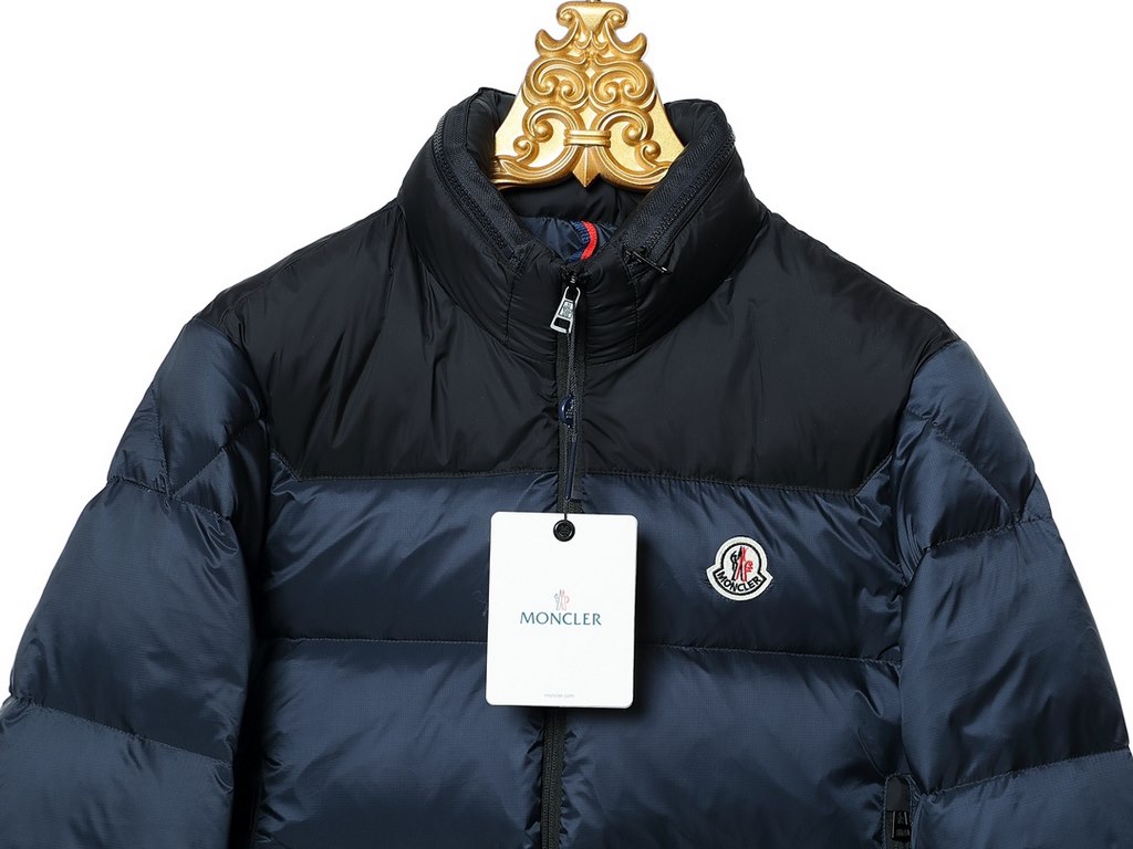 595 Moncler Moncler SS23 LOGO Moncler Moncler Label Patchwork Color Concealed Hooded Short Classic Stand Collar Logo Down JacketThe new national standard 80 down can be detected top version]Bosideng teacher personally ma