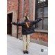 430 Vlone Classic Big V Logo Black and Orange Embroidered Down JacketImported 45D cotton memory matte fabric, feel comfortable and smooth, wear better, the new national standard 80 zero white duck down, 350 grams of down