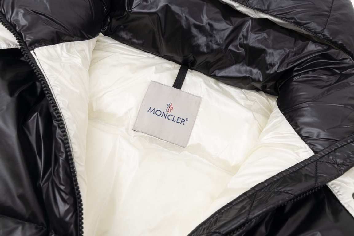 615Model No E63MONCLER   Mon Mouth 23ss Women's Towel Monogram Logo Color Blocking Down JacketShowcasing the essence of Mon fashion. Featuring rectangular quilting.Contrast lining refreshes the removable hood.Terry knit 