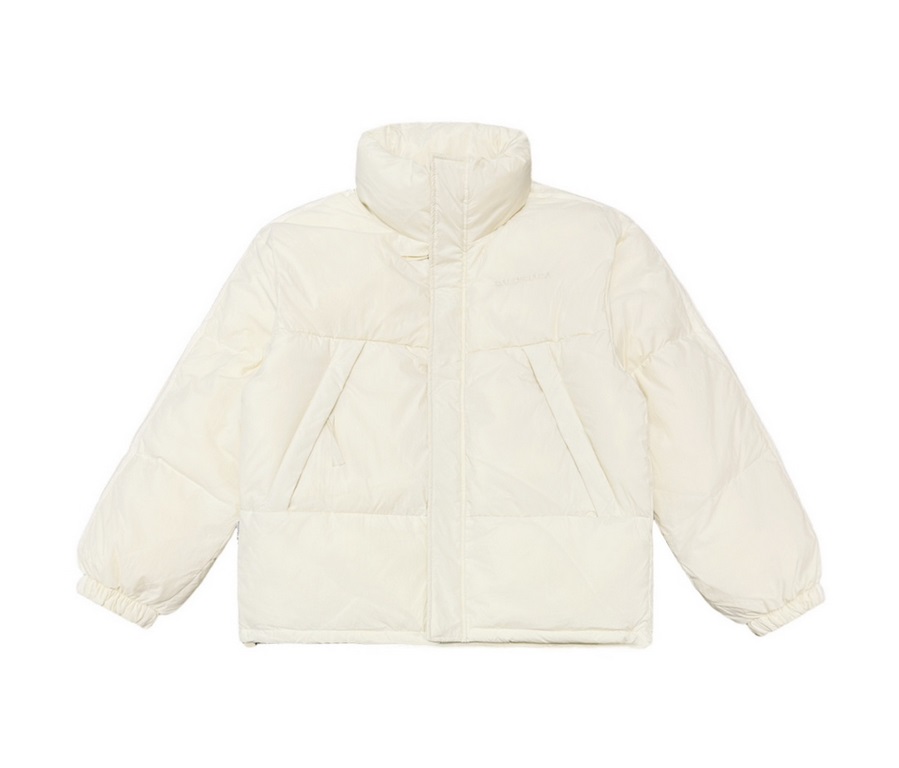 470 Balenciaga x Adidas Parisian family co-branded models Adidas three bar down jacket The latest co-branded series of down jacket, casual style men and women can be, 500g high down filling, thick and full, the differenc