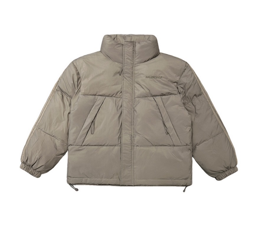 470 Balenciaga x Adidas Parisian family co-branded models Adidas three bar down jacket The latest co-branded series of down jacket, casual style men and women can be, 500g high down filling, thick and full, the differenc