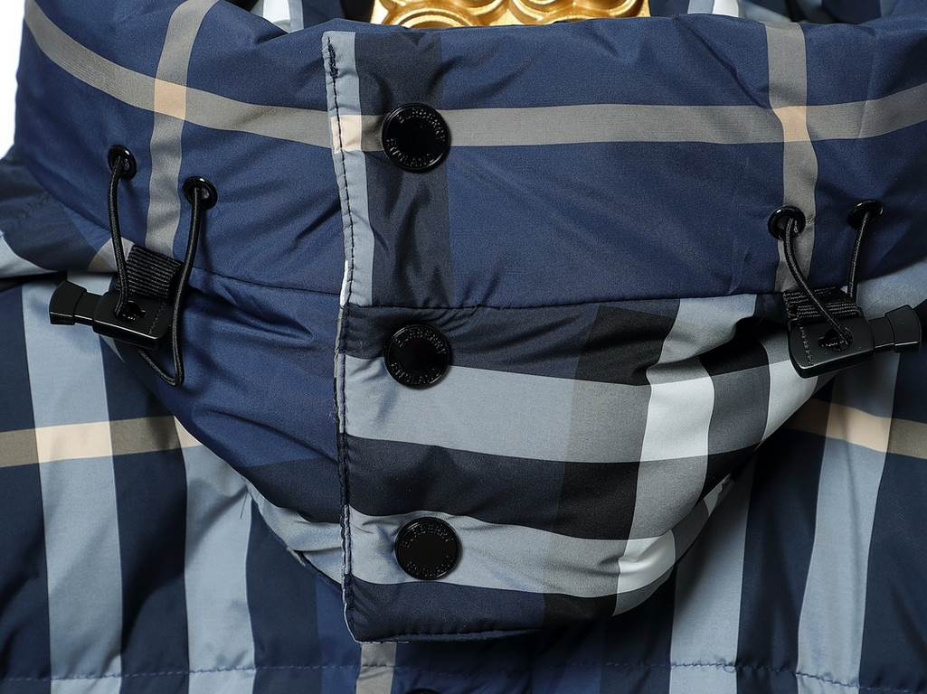 P615 Burberry Burberry SS23 Heat solid color blue plaid removable hooded classic down coatThe new national standard 80 down top versionsCraftsmanship Bosideng teacher personally manipulate large goods, the whole network 