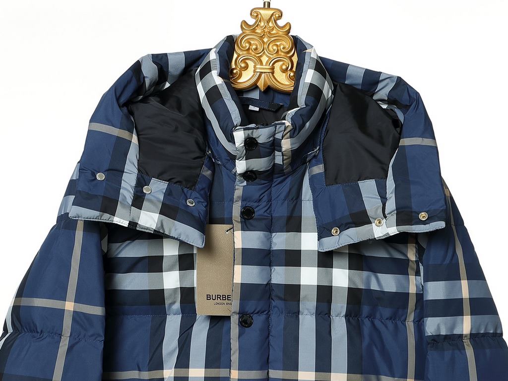 P615 Burberry Burberry SS23 Heat solid color blue plaid removable hooded classic down coatThe new national standard 80 down top versionsCraftsmanship Bosideng teacher personally manipulate large goods, the whole network 