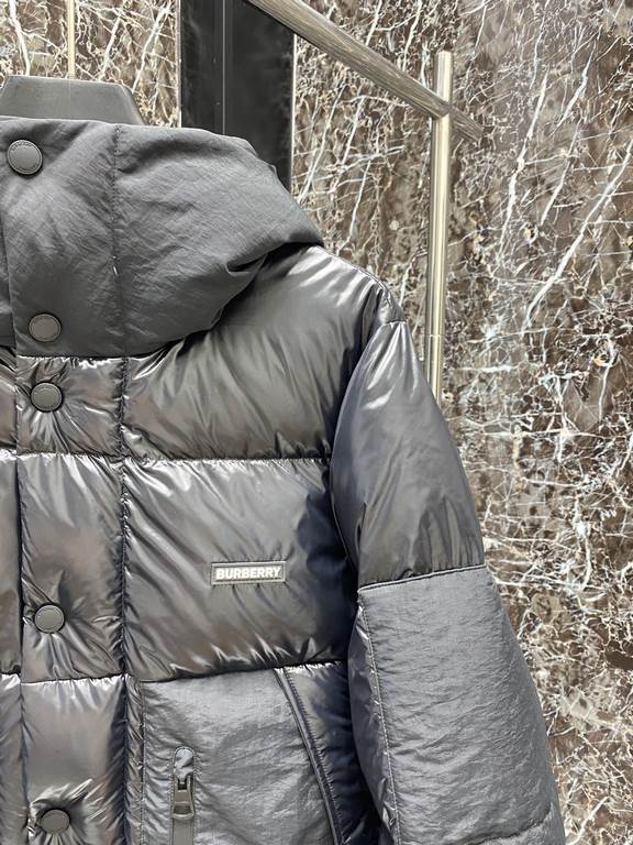 990bbr, unisex, in stock, available in two colors, with counter dust bag, synchronized with the counter, bbr logo pattern hooded down jacket in colorblocked fabric.Filled with goose down and goose feathers, with hood and