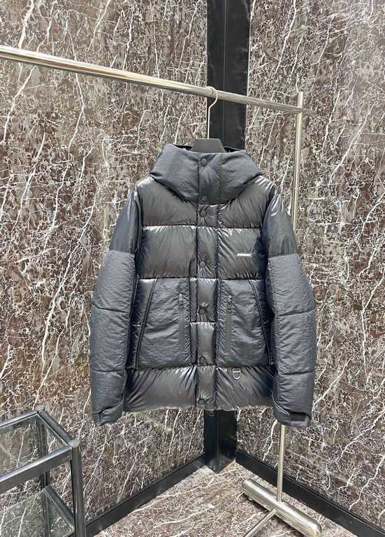 990bbr, unisex, in stock, available in two colors, with counter dust bag, synchronized with the counter, bbr logo pattern hooded down jacket in colorblocked fabric.Filled with goose down and goose feathers, with hood and