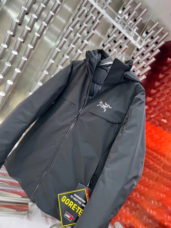 645 ARC'TERYX MACAI Ancessa Down Jacket Patriot Hard Shell Hooded Mid-Length Couple's Windproof Down Jacket is made of customized hardware, seamless embossing, three-dimensional logo, 90 white duck down, L size is about 