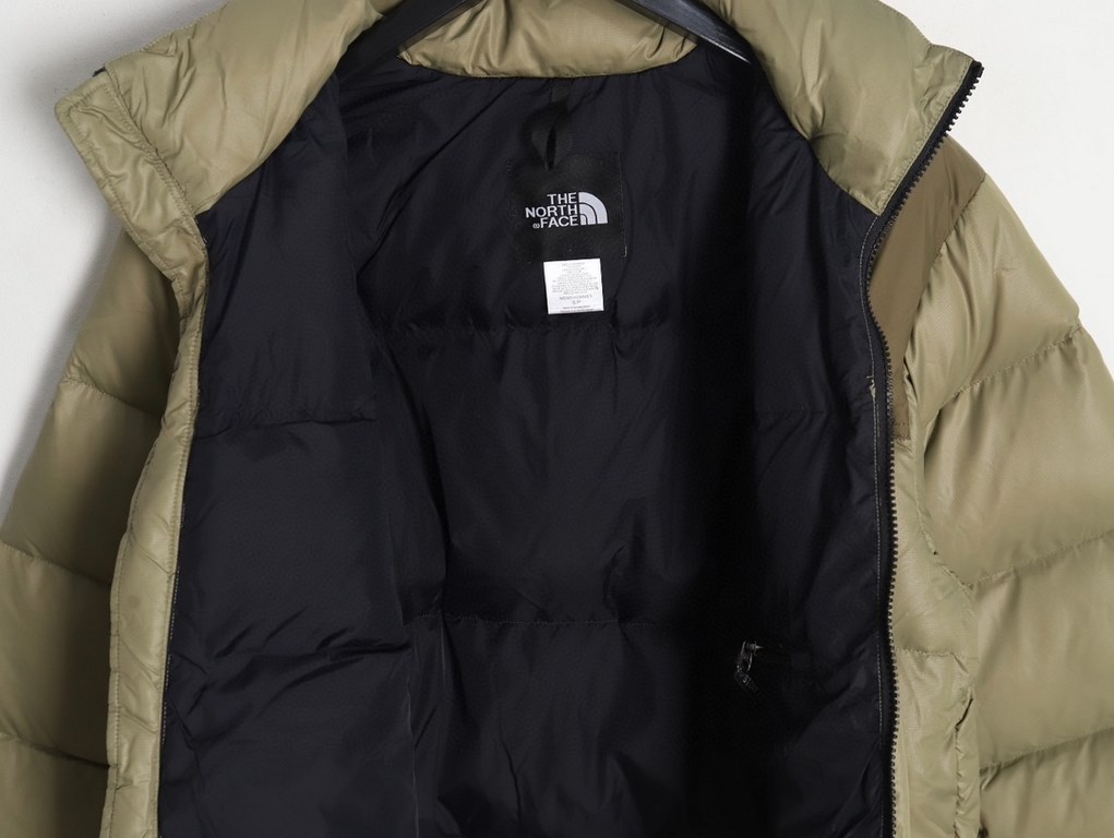 Detailed drawing on white background Top versionP525ModelC364Name THE NORTH FACE TNF  The North Face VINTAGE 1990S Down JacketFounded in 1966, The North Face is an important member of the publicly traded VF Group, headqu