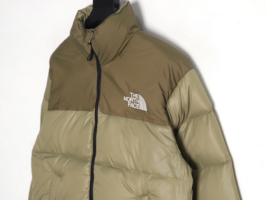 Detailed drawing on white background Top versionP525ModelC364Name THE NORTH FACE TNF  The North Face VINTAGE 1990S Down JacketFounded in 1966, The North Face is an important member of the publicly traded VF Group, headqu