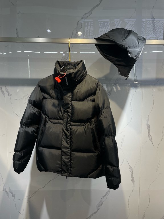 920    Monk's the Black Warrior series 3 generation!    2023 newest down jacket ~ official website synchronization on the new ~ made of polyester fabric, hooded down jacket, has a slim fit and sharp geometric quilting de