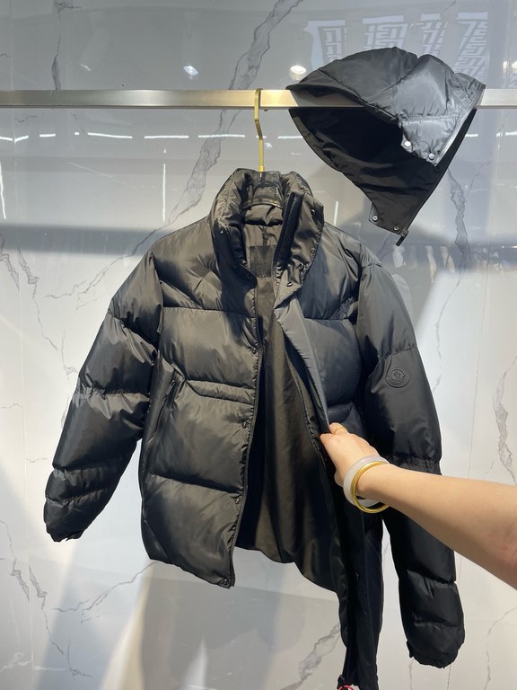 920    Monk's the Black Warrior series 3 generation!    2023 newest down jacket ~ official website synchronization on the new ~ made of polyester fabric, hooded down jacket, has a slim fit and sharp geometric quilting de