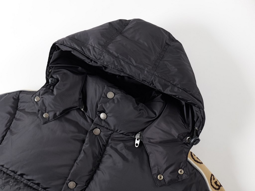 560  (packed with dust bag)Gucc Double G Colorblocking Webbing Down JacketDouble G Full Logo Hooded Down Jacket This zippered down jacket is part of Huanxin's accessories and ready-to-wear collection Recycled nylon made 