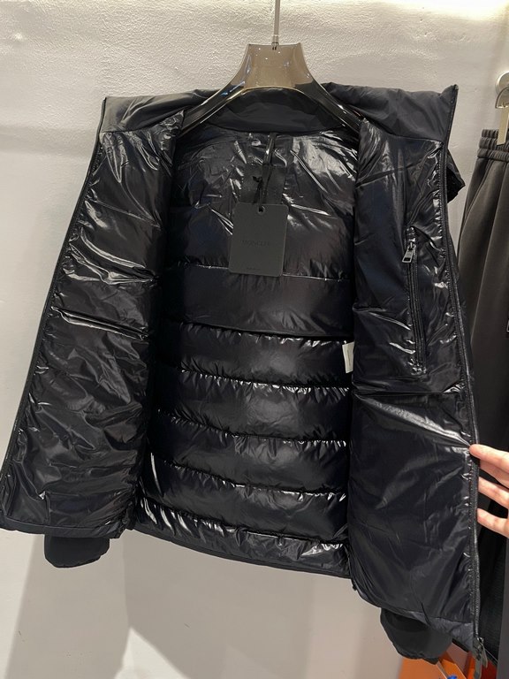 p690 Mcler Monkou family 23SS latest version of the Black Warrior series of technological material long-sleeved down jacket colorblocking jacket! Trading company channel orders, the official website counter synchronizati