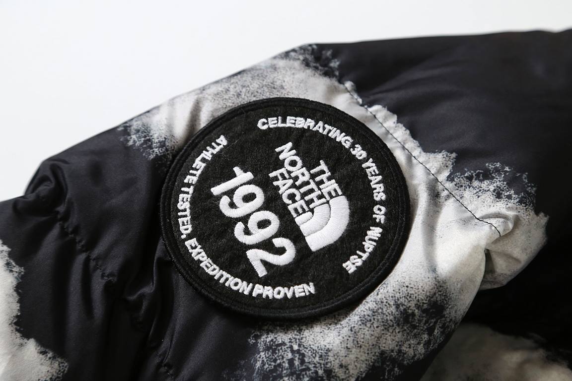 S32#P475 White backgroundTNF NORTH FACE 30th ANNIVERSARY SPECIAL CLOUD TIE-DYE PRINTED JACKET 1992 EMBELLISHED SLEEVES DOWN JACKET MEN 