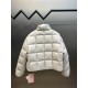 p615 miuniu letter print bread diamond plaid short down jacketThese years the fashion world is very popular this down jacket, rich in three-dimensional, this simple design no matter what hairstyle is suitable for, casual