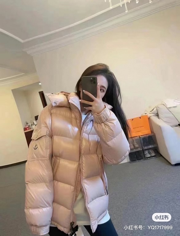 605Model number E78Moncler   Moncler Feather King Marie Women's Down JacketThere are too many versions on the market, quality and price are proportional to the king! Genuine synchronized anti-counterfeiting chip inductio