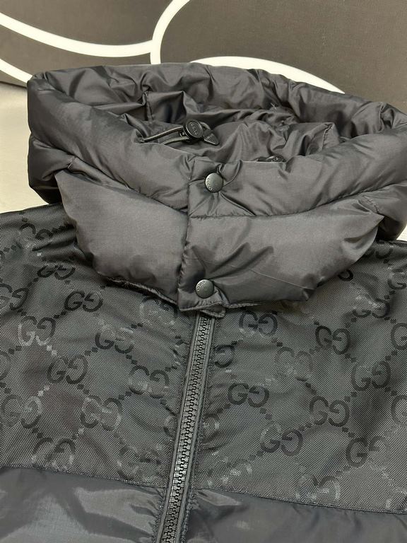 p850 Gucci Embellished Nylon Down JacketFabric 100% nylon, lining 100% nylon, jacquard nylon fabric is a textile that features a jacquard design.Goose down filler is a high quality filler in down jackets, which has the a