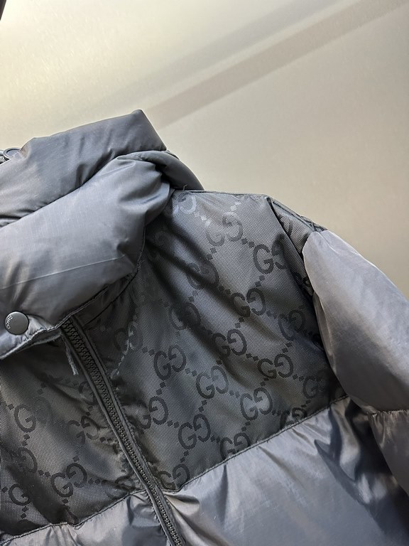 p850 Gucci Embellished Nylon Down JacketFabric 100% nylon, lining 100% nylon, jacquard nylon fabric is a textile that features a jacquard design.Goose down filler is a high quality filler in down jackets, which has the a