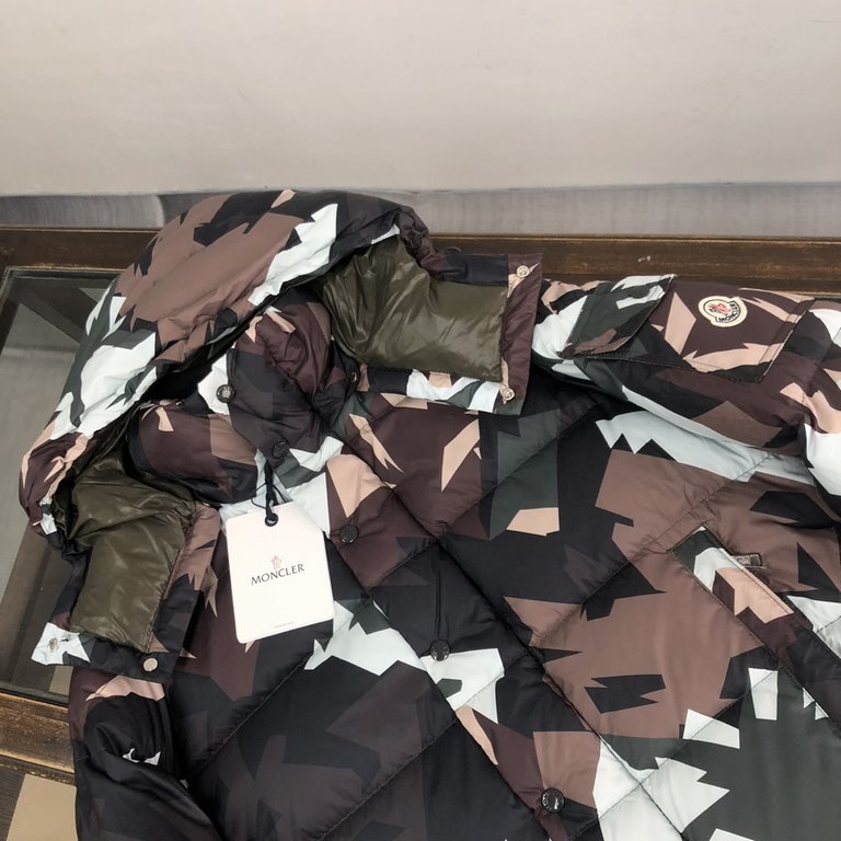 605MONCLER Mengjia 2023 latest models Mosa camouflage down jacket   counter synchronization on the new ~ hat removable, full of down support NFC chip induction Fall and winter main line series, sharp tailoring to create 