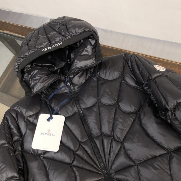 P670.MonclerMoncler FallWinter Men's New Arrival, Violier Marvel Spiderweb Quilted Hooded Down Jacket, the most most most valued style. Another perennial evergreen model with a big pop.90 down filling ensures a fluffy fe