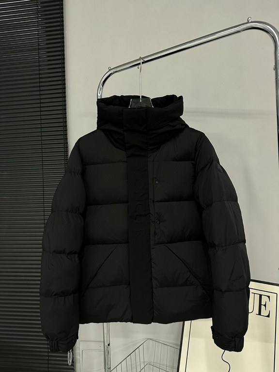 Support after years of return and exchange    NEWA16804           Monkou 23ss Madeira Black Label Black KnightShort Down Jacket [90 White Duck Down Seconds Rebound]A functional closet standby, the Madeira Down Jacket is 