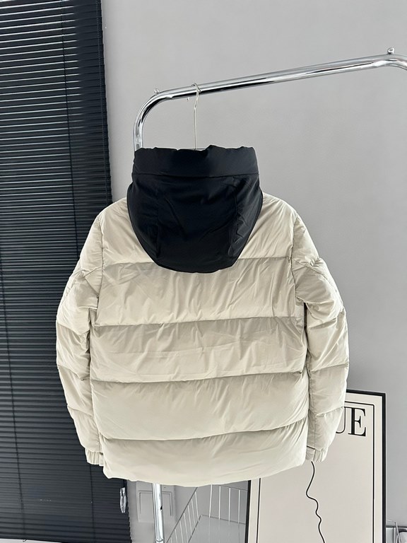 Support after years of return and exchange    NEWA16804           Monkou 23ss Madeira Black Label Black KnightShort Down Jacket [90 White Duck Down Seconds Rebound]A functional closet standby, the Madeira Down Jacket is 