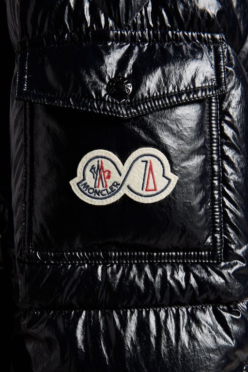 555MonclerMoncler 22Fw 70th Anniversary Limited Down JacketDescription       The Maya Down Jacket is exclusively dedicated to celebrating the         70th anniversary reinterpretation, with a new color palette that refre